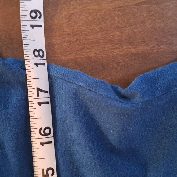 Banana Republic Women's Size: Medium Short Sleeved Top Turquoise Blue Shirt 💙 - Picture 5 of 8